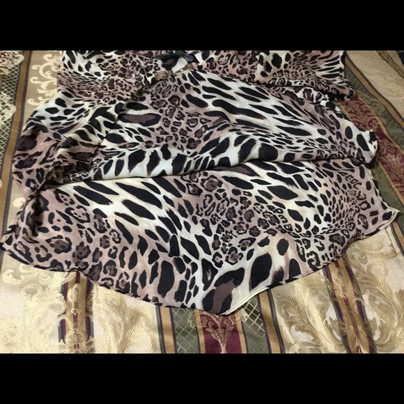 REQUIREMENTS, Animal printed blouse - Picture 4 of 8